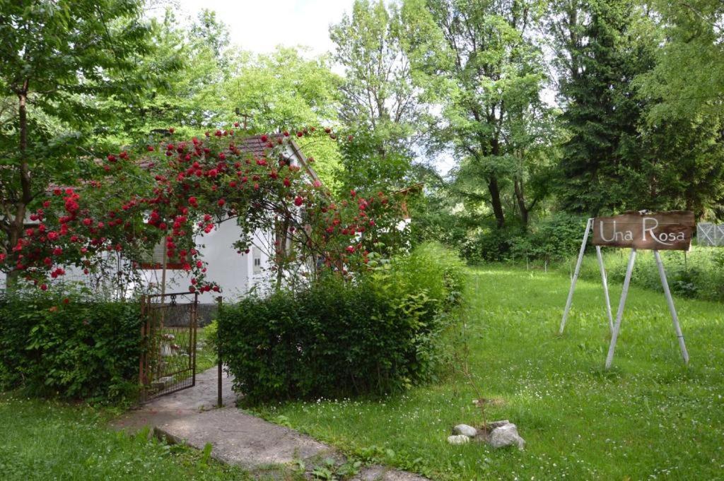Una Rosa Hostel Bihać Exterior foto